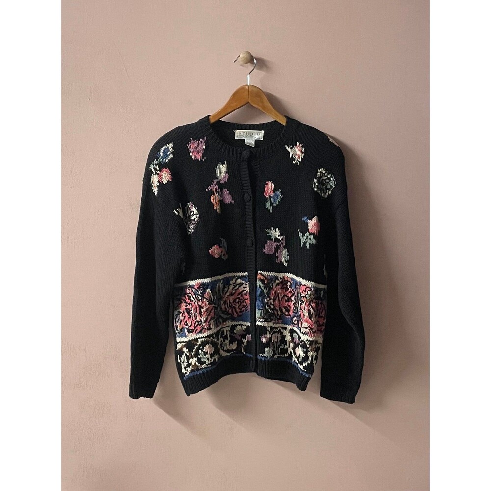 Vtg. Studio Michelle Stuart Size M Knit Floral Button-Down Cardigan Size M GUC